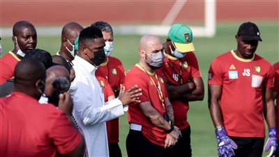 وزير الرياضة يرد على تصريحات صامويل إيتو