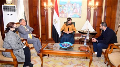 وزيرة الهجرة تلتقي إمام الجمعية المصرية في أستراليا الحائز على جائزة التعددية الثقافية