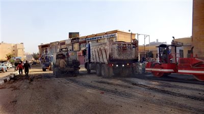 رصف وتطوير شارع المنشية بوسط مدينة الأقصر 