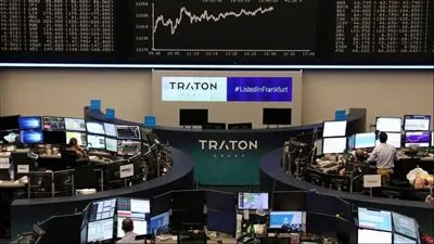 أسهم أوروبا تعوض خسائر يناير بدعم من المصارف 