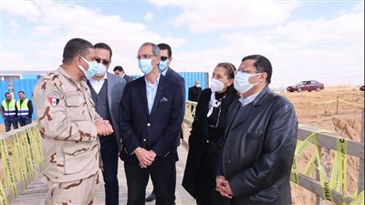 وزير الاتصالات يتفقد مقر الوزارة بالعاصمة الإدارية الجديدة