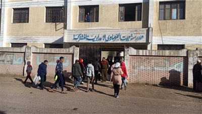 طلاب الشهادة الإعدادية يؤدون امتحان الدراسات في 650 لجنة 