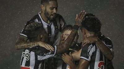 أتلتيكو مينيرو يكتسح أوبيرلانديا برباعية في عقر داره