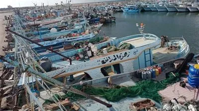 بسبب الطقس السيئ.. توقف حركة الصيد في كفر الشيخ 