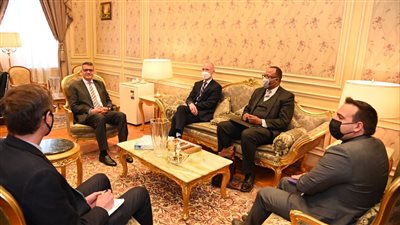 البرلمان يبحث مع مساعد وزير الخارجية الأمريكية التعاون في حقوق الانسان