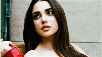 بالأحمر.. درة تغازل جمهورها ومحبيها 