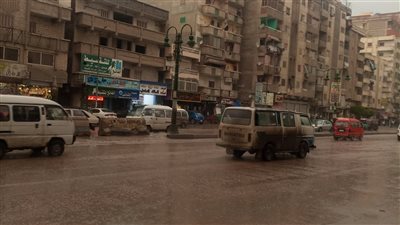 سقوط أمطار على مناطق مختلفة من الإسكندرية (صور)