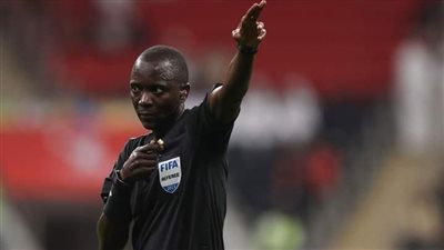 حكم متواطئ.. نجم الأهلي السابق يفتح النار على بكاري جاساما