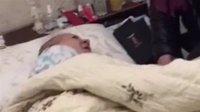 في خدمة الإنسانية.. الشرطة تستجيب لاستغاثة مسنة وحيدة وتستدعي طبيبا لعلاجها