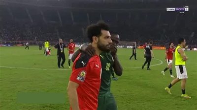 ماني يواسي صلاح بعد خسارة مصر في نهائي بطولة أمم إفريقيا