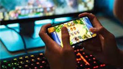 استشاري نفسي يُحذر من الألعاب الإلكترونية: أخطر أنواع الإدمان المعنوي (فيديو)