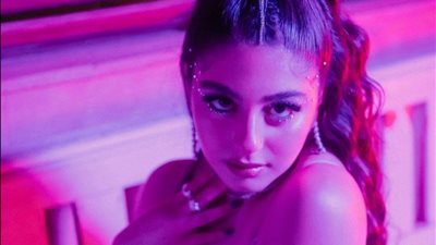 بإطلالة جريئة ومكياج صاخب مايان السيد تتألق في أحدث ظهور لها