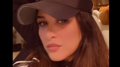 ياسمين عبد العزيز ترد على شائعات إجرائها عملية تجميل بهذه الطريقة