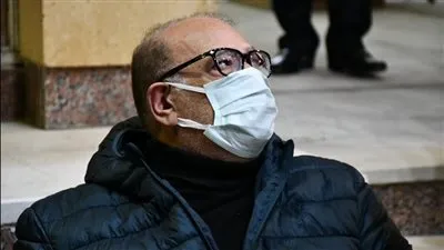 صلاح عبد الله يؤدي واجب العزاء في المخرج جلال الشرقاوي (صور)