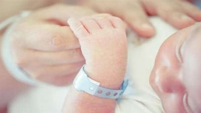 أبرزها غرامة تأخير تسجيل المواليد.. 