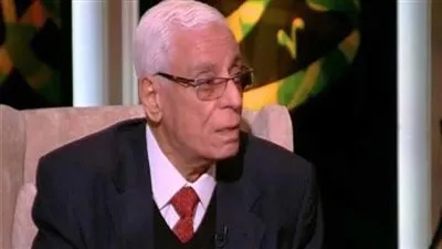 حسام موافي يُحذر من مخاطر التدخين: لا يسبب سرطان الرئة فقط (فيديو)