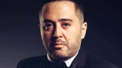 بعد تعرضه لوعكة صحية.. عمرو عبد العزيز يطالب جمهوره بالدعاء لفاورق فلوكس 