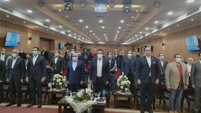 وصول خالد عبد الغفار لتفقد المنشآت الصحية ببورسعيد (صور)