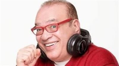 صلاح عبد الله يشارك جمهوره بصورة جديدة من كواليس مسلسل “دايما عامر” 