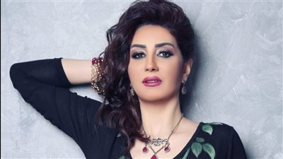 وفاء عامر تواصل تصوير 