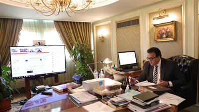 وزير التعليم العالي يرأس اجتماع معهد بحوث الإلكترونيات