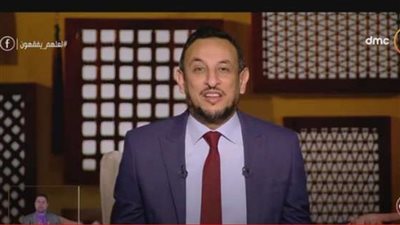 رمضان عبدالمعز: سيدنا النبى يعلم من يصلى عليه ويرد علينا السلام