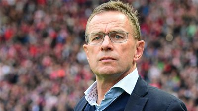 موقف مانشستر يونايتد من الإبقاء على رالف رانجنيك في تدريب الفريق