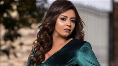 ياسمين نيازي تروج لحفلها في مارينا دلتا: 