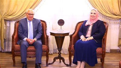 محافظ بورسعيد يلتقي بوزيرة التضامن الاجتماعي