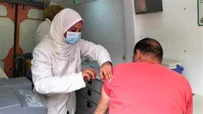 محافظ المنوفية: تطعيم نحو 600 ألف مواطن ضد كورونا منذ بدء الحملة.. صور