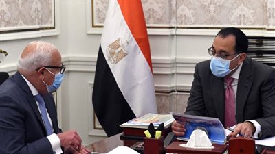 رئيس الوزراء يتابع مع محافظ بورسعيد موقف مشروعات المحافظة