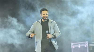 لقطات رومانسية في حفل حمادة هلال ببورتو سعيد (صور) 