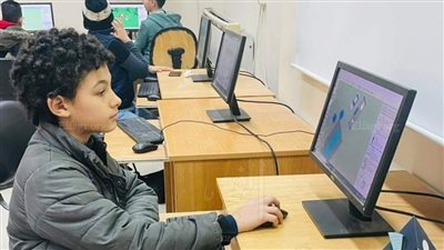 تعريف طلاب جامعة الطفل بكفر الشيخ على الحاسب الآلي