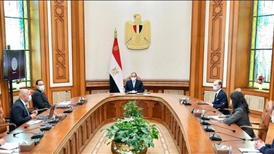 السيسي يستقبل رئيس شركة تالجو الإسبانية لصناعة القطارات