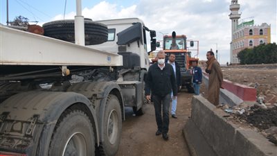 بالصور.. محافظ القليوبية يتابع حملة إزالة التعديات على الطريق الزراعي