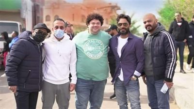 مدحت إسماعيل الصديق المقرب لتامر حسني في فيلم 