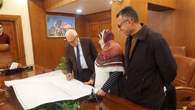 محافظ بورسعيد يعتمد مخطط مشروع تطوير وازدواج طريق أحمد عبدالله 