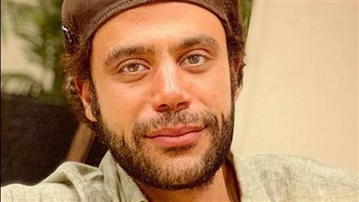 محمد إمام يشوق جمهوره بأخطر مشهد أكشن من فيلم 