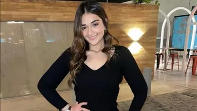 بالأسود.. ملك أحمد زاهر تتألق في أحدث ظهور لها 