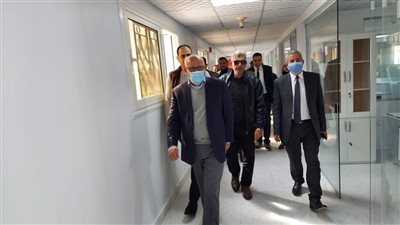 محافظ بورسعيد يتابع أعمال تطوير شارع أسوان بنطاق حي المناخ