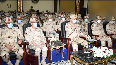 رئيس أركان حرب القوات المسلحة يشهد المرحلة الرئيسية لمشروع 