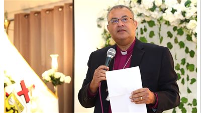 رئيس الإنجيلية يهنئ القس ناصر كتكوت بعد تجديد انتخابه رئيسًا للكنيسة الرسولية