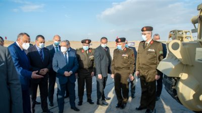 وزير الإنتاج الحربي يشهد توقيع عقدين للتدبير والتصنيع المشترك للهاوتزر (K9)