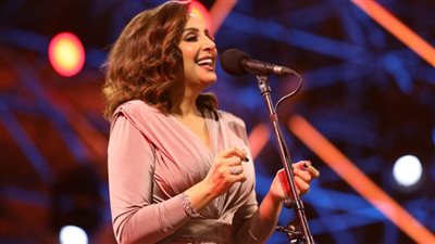 أنغام عن مساعدة الفنانة وردة لها: