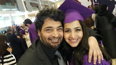 نبيلة حميد الشاعري: أمي رفضت دخولي مجال الغناء.. ووالدي لا يفكر بالشهرة