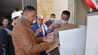  استلام لحوم صكوك الطعام بالدقهلية (صور)