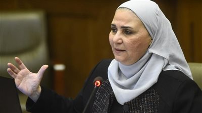 وزيرة التضامن: زيادة الدور الانتاجي للمرأة يُقلل الدور الانجاب (فيديو) 
