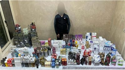 ضبط شخص بحوزته 817 عبوة أدوية ومنشطات مجهولة المصدر