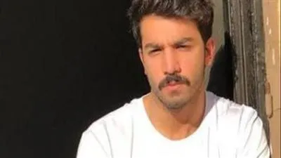 وفاة نجل الفنان حازم إيهاب بعد خضوعه لعملية في القلب (فيديوجراف)