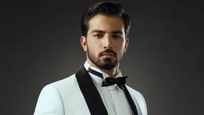 الفنان حازم إيهاب يلغي إلغاء عزاء ابنه